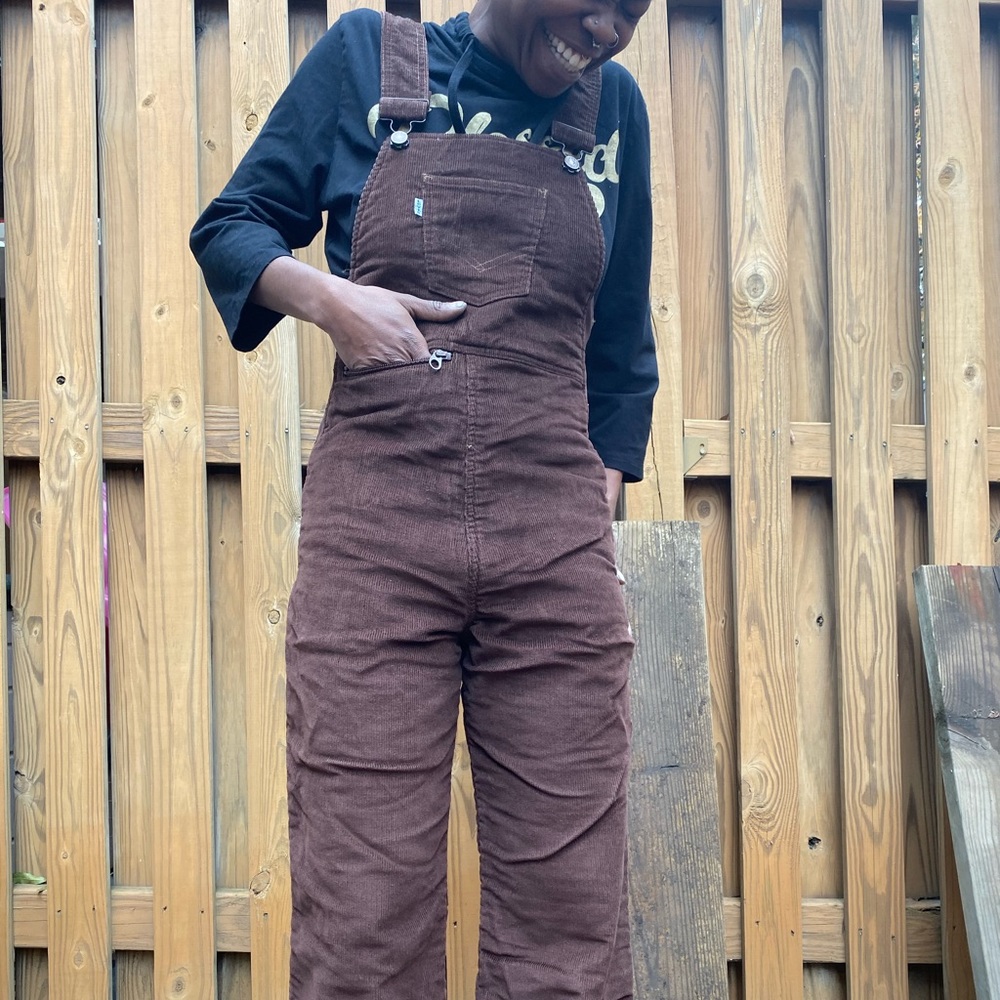 ✨Vintage Levi’s All Weather Corduroys Overalls✨